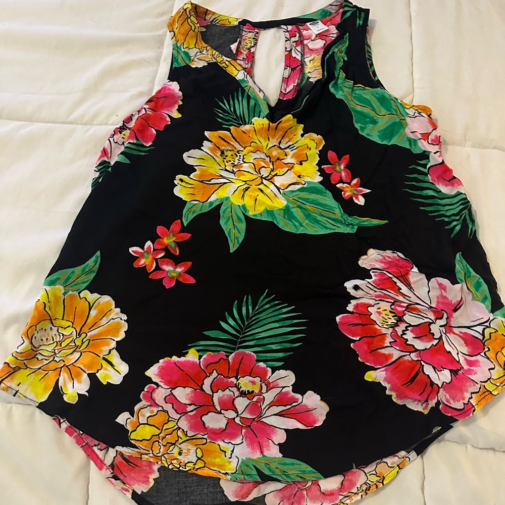 Old Navy size M Floral blouse (A55)